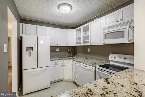 Kitchen - 62 Le Forge Ct, Chesterbrook, PA 19087 photo 2 of 2