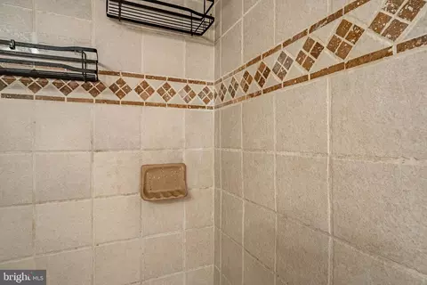 Bath - 62 Le Forge Ct, Chesterbrook, PA 19087 photo 3 of 3