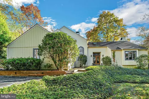 7 Tiburon Ln, Malvern, PA 19355