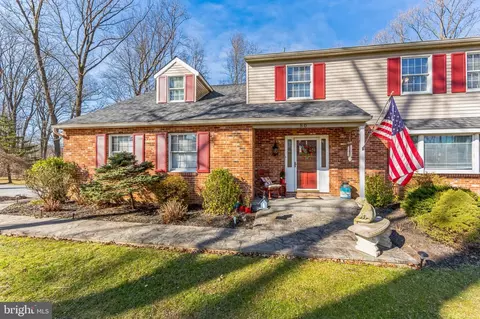 50 Carlin Dr, Coatesville, PA 19320