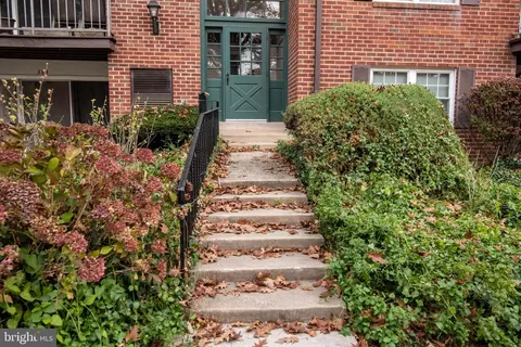 Exterior - 402 Drummers Ln #HAMION, Wayne, PA 19087 photo 2 of 5