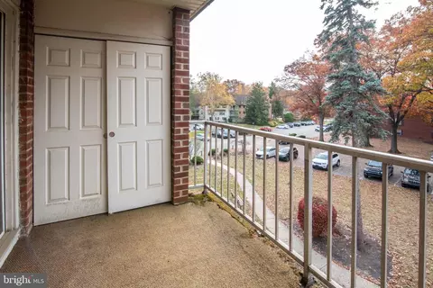 Exterior - 402 Drummers Ln #HAMION, Wayne, PA 19087 photo 4 of 5