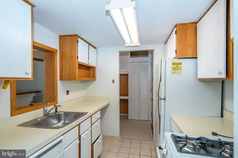 Kitchen - 402 Drummers Ln #HAMION, Wayne, PA 19087 photo 1 of 2