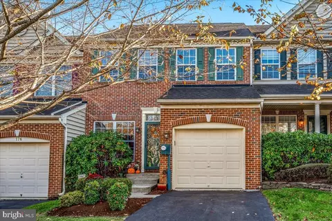 174 Penns Manor Dr, Kennett Square, PA 19348