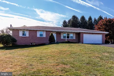 351 E State Rd, West Grove, PA 19390
