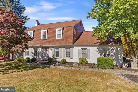 1 Berkshire Dr, Wayne, PA 19087