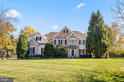 16 Weightman Dr, Malvern, PA 19355