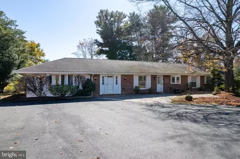 875 Locust Grove Rd, West Chester, PA 19382