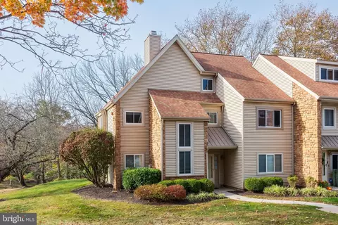 102 Cavalry Ct, Chesterbrook, PA 19087