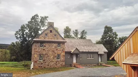 87 Brownstone Ln, Elverson, PA 19520