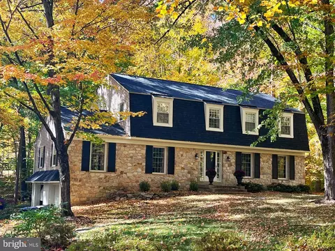 6 Spruce Rd, Malvern, PA 19355