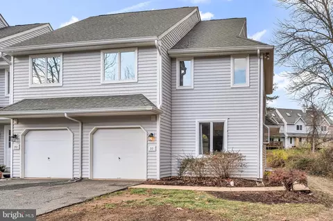 93 E Thomas Ct, Kennett Square, PA 19348