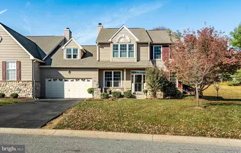 463 Crescent Dr, West Chester, PA 19382
