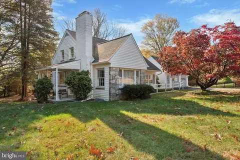 16 Manor Dr, West Chester, PA 19380