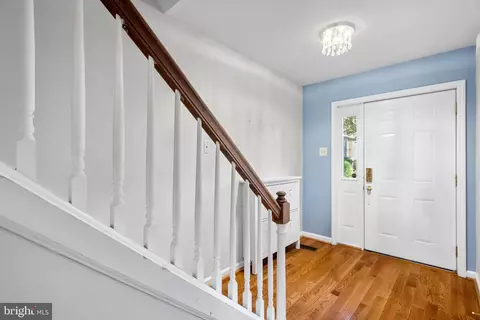 Entry Way - 60 Iroquois Ct, Chesterbrook, PA 19087 photo 2 of 2