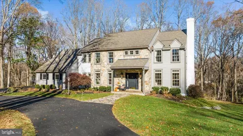 1662 Waterglen Dr, West Chester, PA 19382