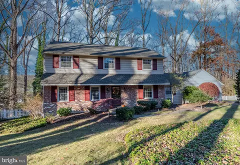 319 N Woodmont Dr, Downingtown, PA 19335
