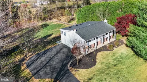 609 W Pleasant Grove Rd, West Chester, PA 19382