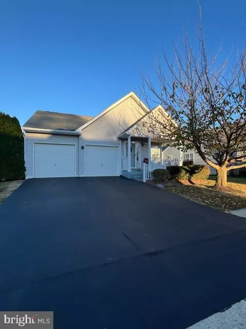 757 W Glenview Dr, West Grove, PA 19390