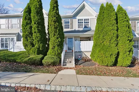 252 Flagstone Rd, Chester Springs, PA 19425