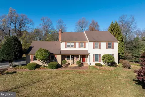 1046 Powderhorn Dr, Glen Mills, PA 19342