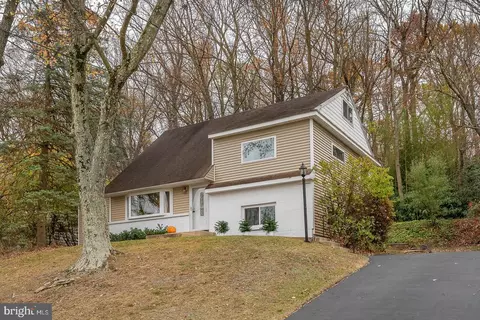 8 Jacqueline Dr, Paoli, PA 19301