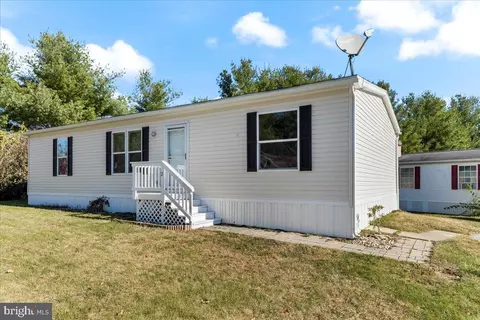 2 Leanne Ln, Avondale, PA 19311