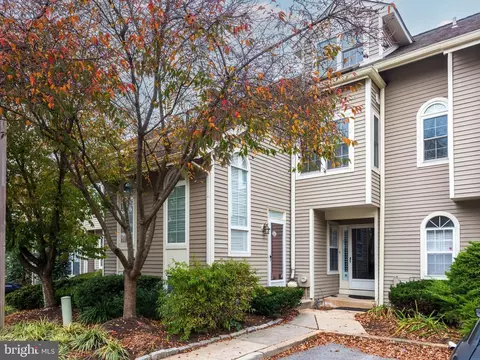 412 Cheswold Ct, Chesterbrook, PA 19087