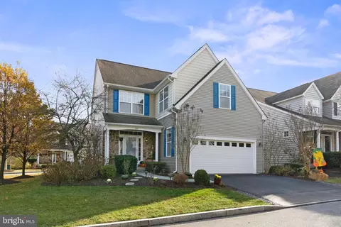 103 Potters Pond Dr, Phoenixville, PA 19460