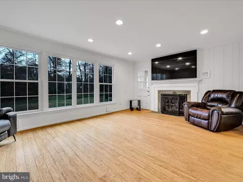 Living - 601 Old Eagle School Rd, Wayne, PA 19087 photo 1 of 4