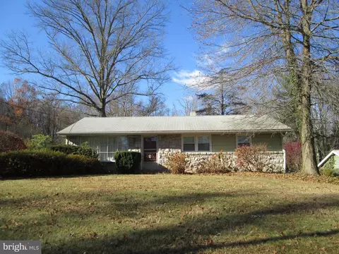 996 Schoolhouse Rd, Pottstown, PA 19465
