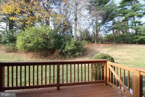 65 E Jonathan Ct, Kennett Square, PA 19348 photo 2