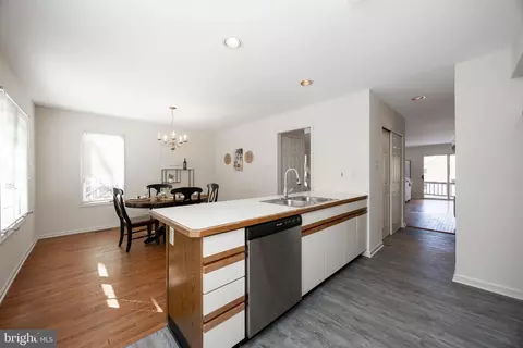 Entry Way - 281 Fox Run, Exton, PA 19341 photo 1 of 3