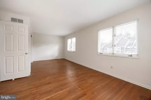 Living - 281 Fox Run, Exton, PA 19341 photo 5 of 7