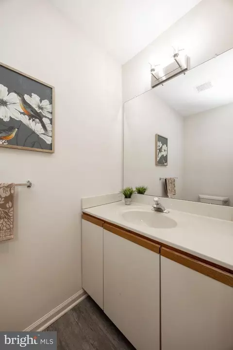 Bath - 281 Fox Run, Exton, PA 19341 photo 1 of 5