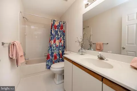 Bath - 281 Fox Run, Exton, PA 19341 photo 5 of 5