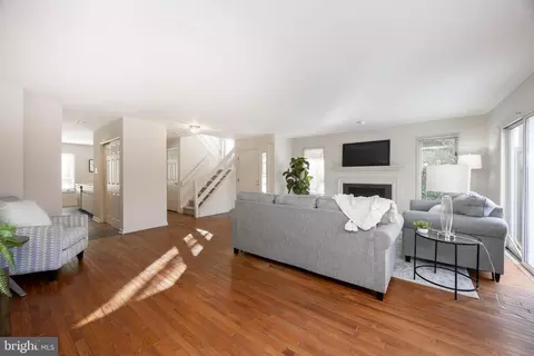 Living - 281 Fox Run, Exton, PA 19341 photo 1 of 7