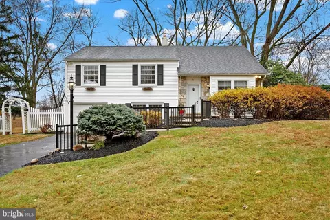 15 Flintlock Ln, Phoenixville, PA 19460