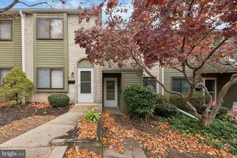 105 Valley Dr, West Chester, PA 19382