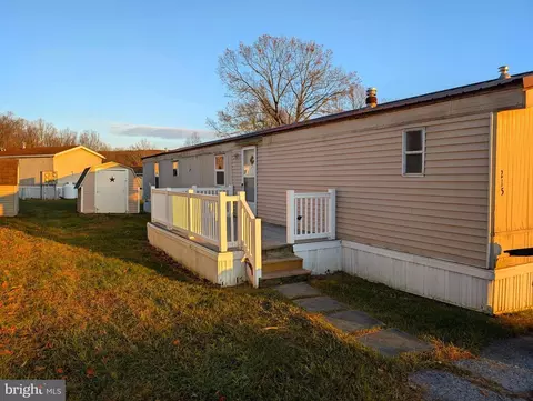 215 Michael Rd, Honey Brook, PA 19344