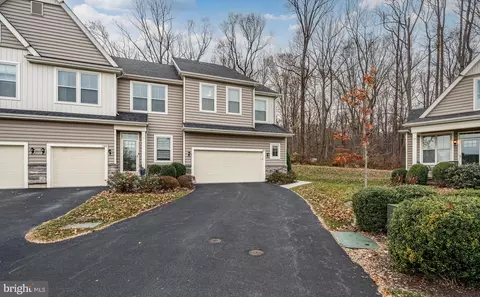 142 Sparrow Ridge Ct, Kennett Square, PA 19348