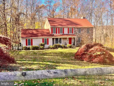 13 Hickory Ln, Chester Springs, PA 19425