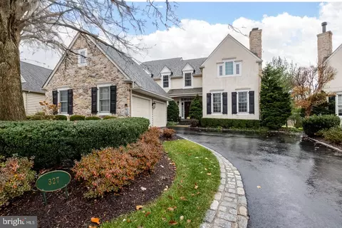 327 Applebrook Dr, Malvern, PA 19355