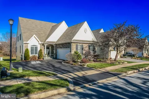 303 Carlisle Dr, Avondale, PA 19311
