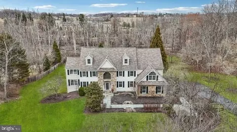 12 Kashmir Dr, Thornton, PA 19373