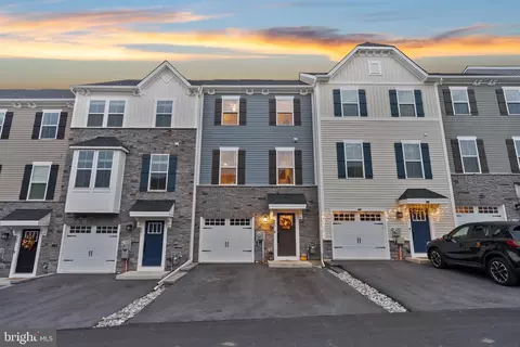 493 Paperbark Sq, Downingtown, PA 19335