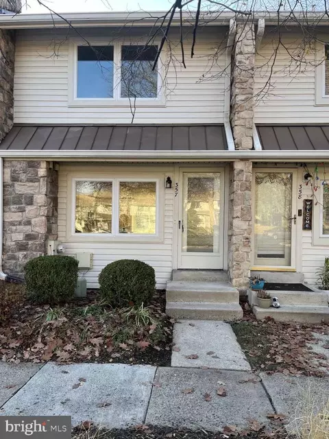 357 New Market Ct, Wayne, PA 19087