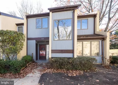 806 Somerset Ct, Chester Springs, PA 19425