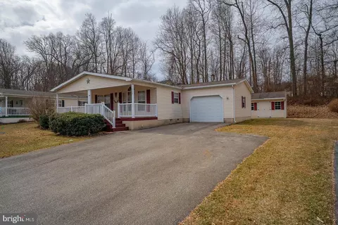 109 Stillwagon Ln, Coatesville, PA 19320