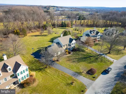 161 Ridgeview Dr, Pottstown, PA 19465
